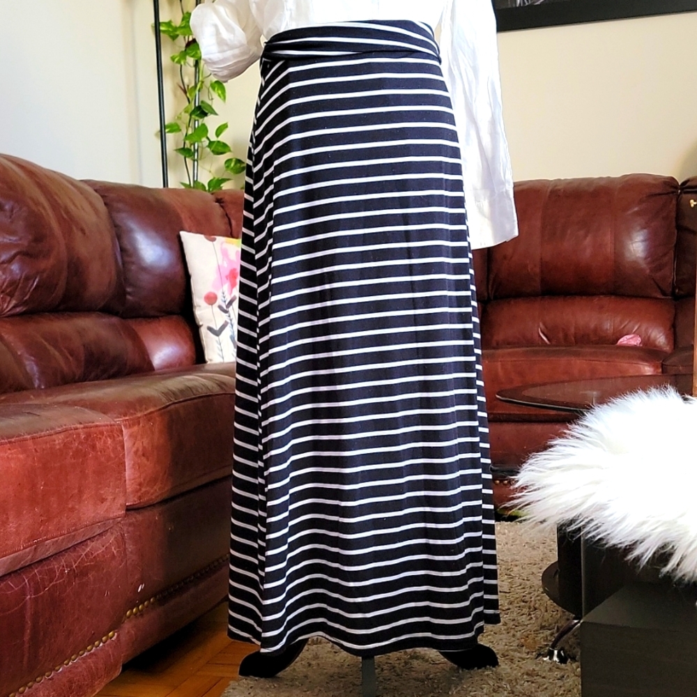 Magazine Skirt